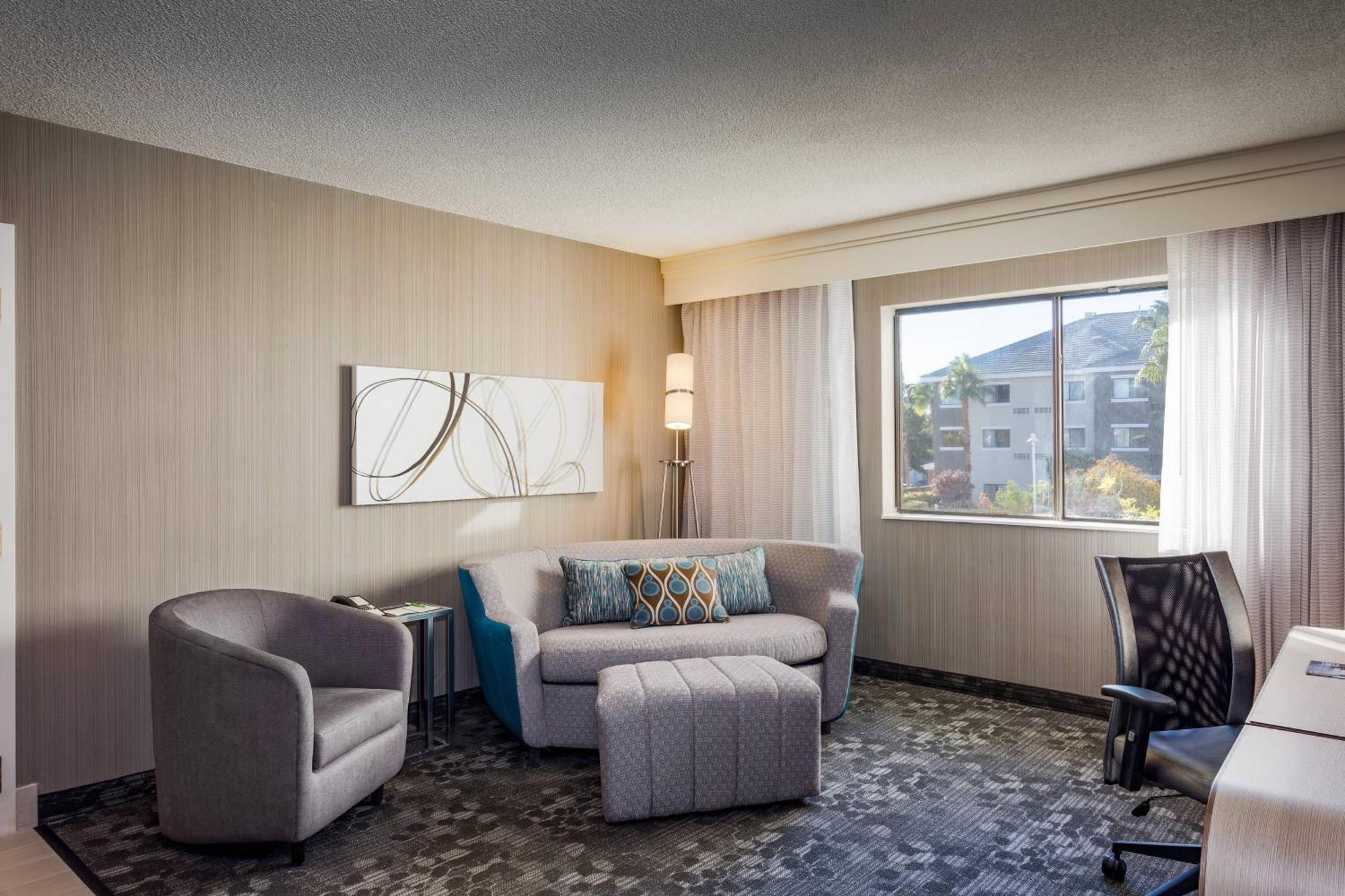 Courtyard By Marriott Henderson - Green Valley - Лас-Вегас Экстерьер фото